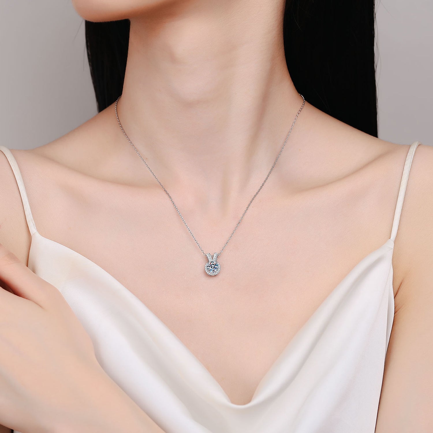 1 Carat Moissanite Rabbit Ears Shape Pendant Necklace - Admiresty