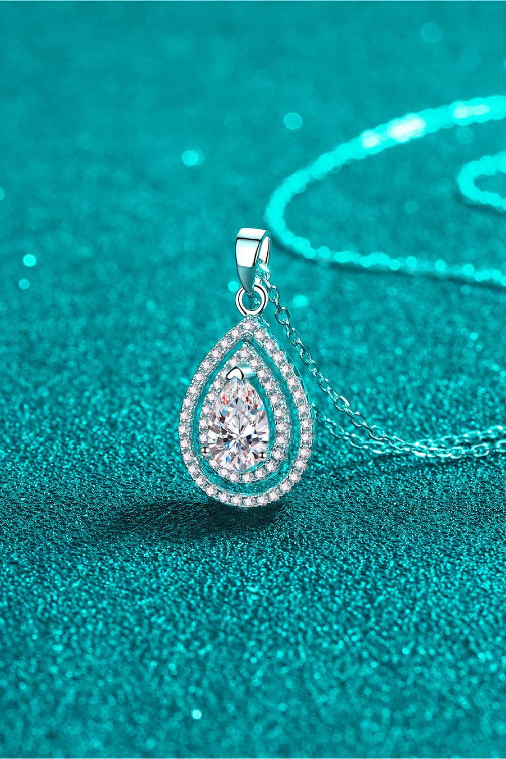 1 Carat Moissanite Teardrop Pendant Necklace - Admiresty