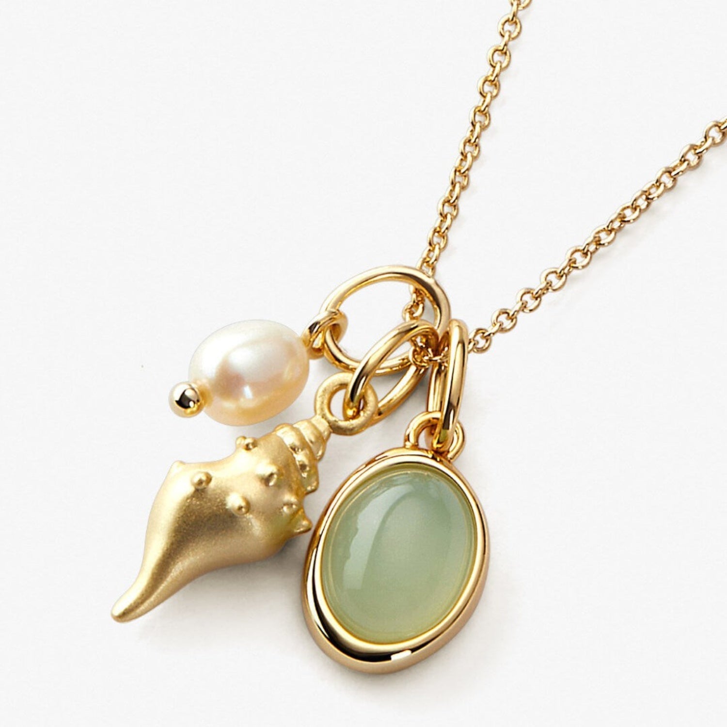 14K Gold - Plated Natural Crystal Conch Pendant Necklace - Admiresty