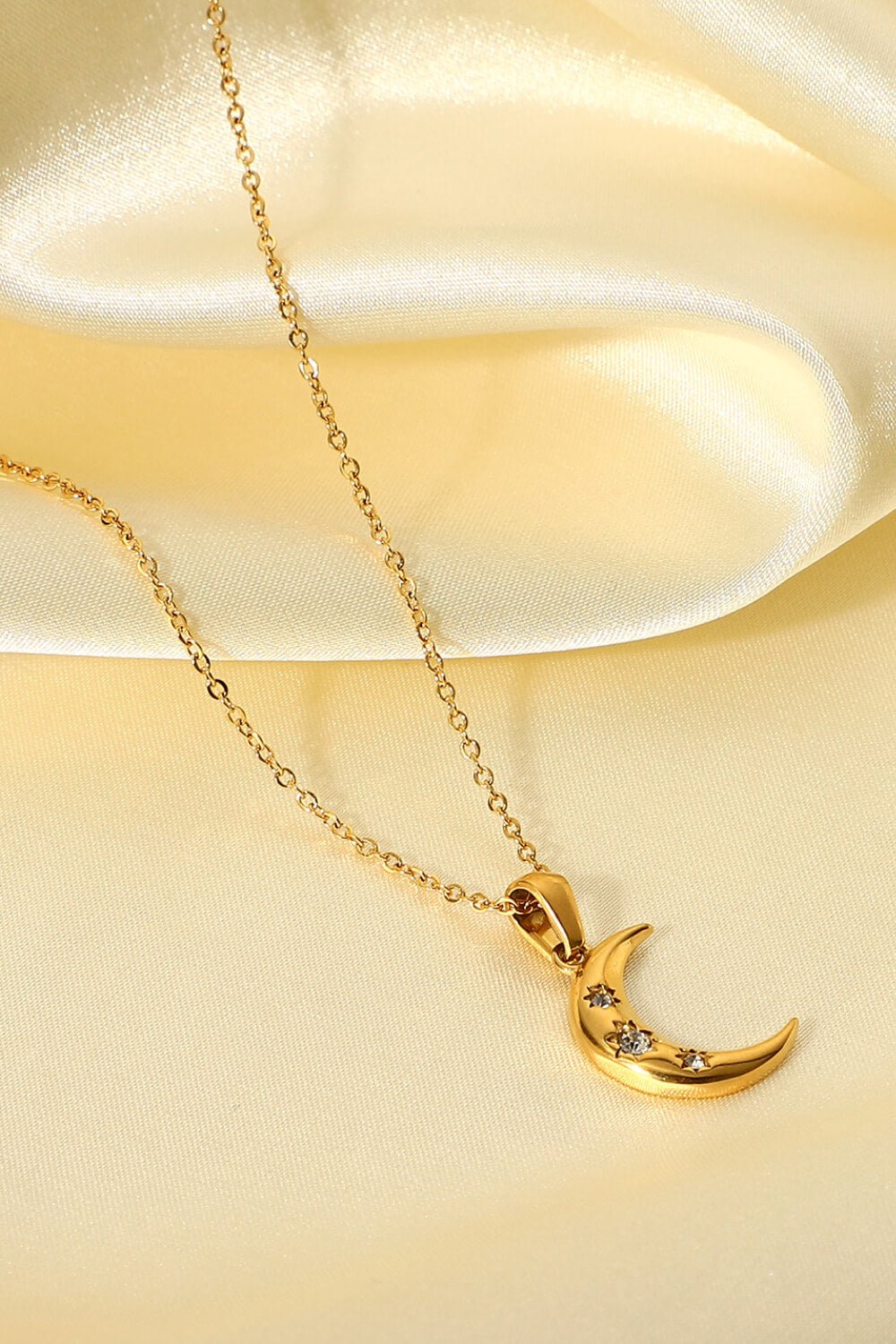 18K Gold Plated Inlaid Zircon Moon Pendant Necklace - Admiresty