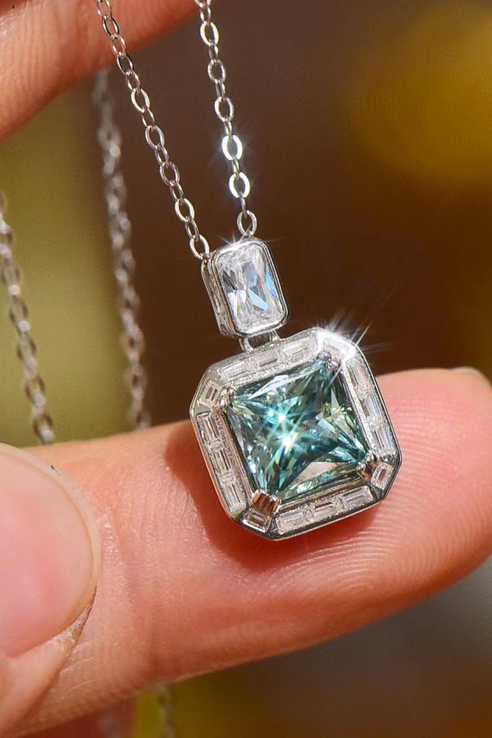 2 Carat Moissanite Square Pendant Necklace - Admiresty