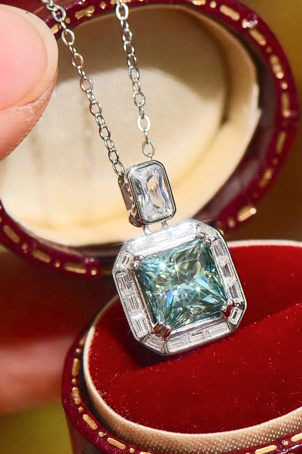 2 Carat Moissanite Square Pendant Necklace - Admiresty