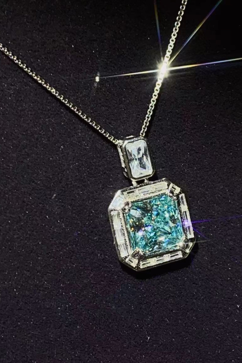 2 Carat Moissanite Square Pendant Necklace - Admiresty