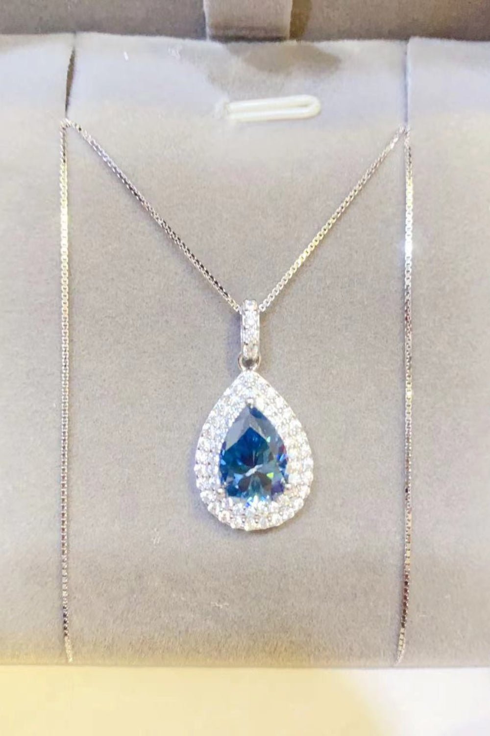 2 Carat Moissanite Teardrop Pendant Necklace - Admiresty