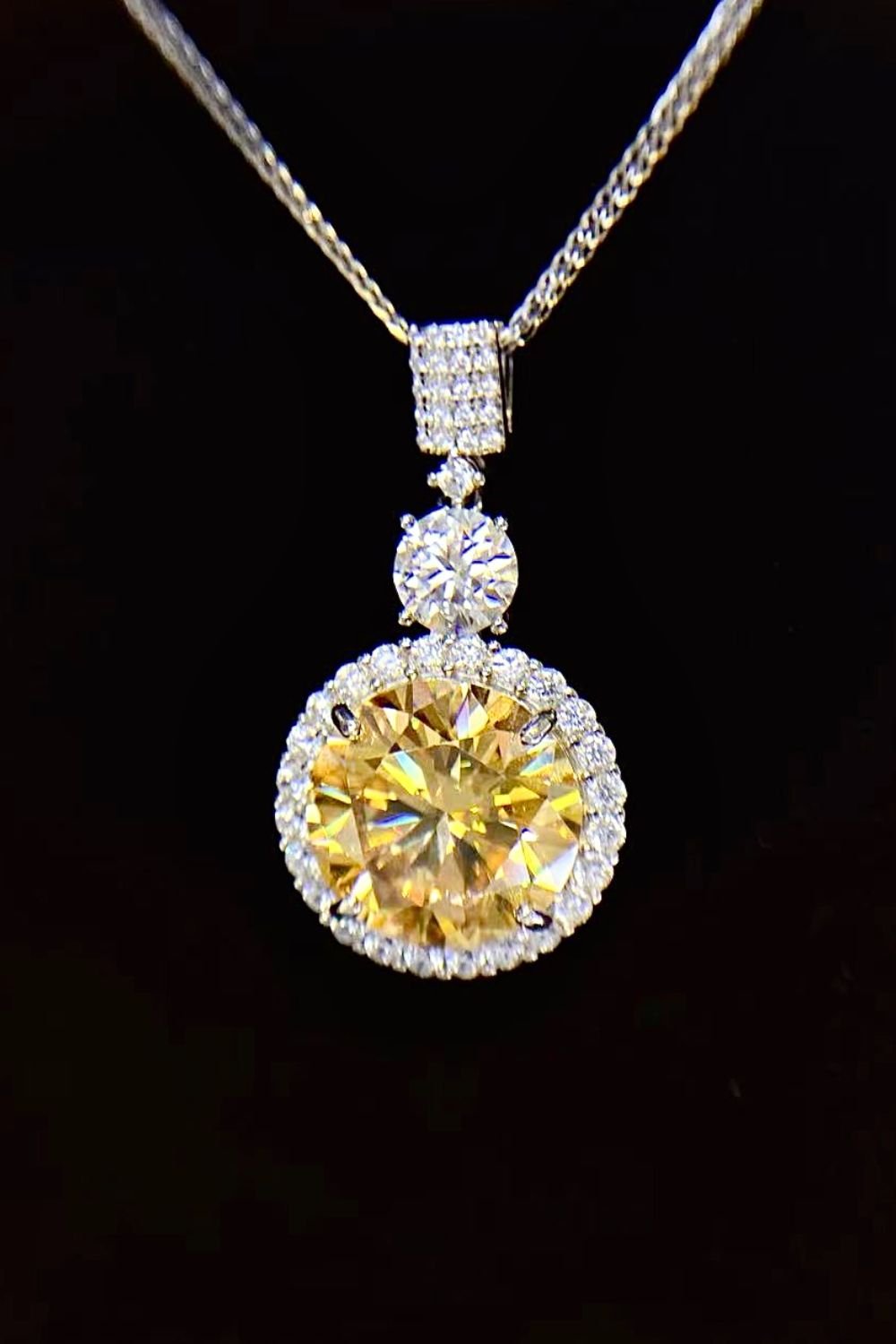 6 Carat Moissanite Pendant Necklace - Admiresty