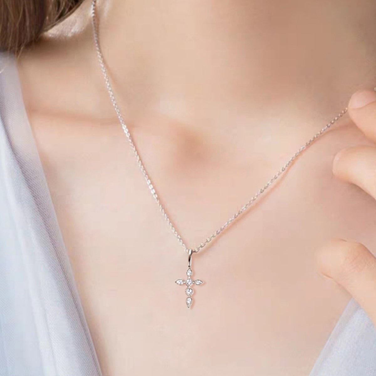 925 Sterling Silver Moissanite Cross Pendant Necklace - Admiresty