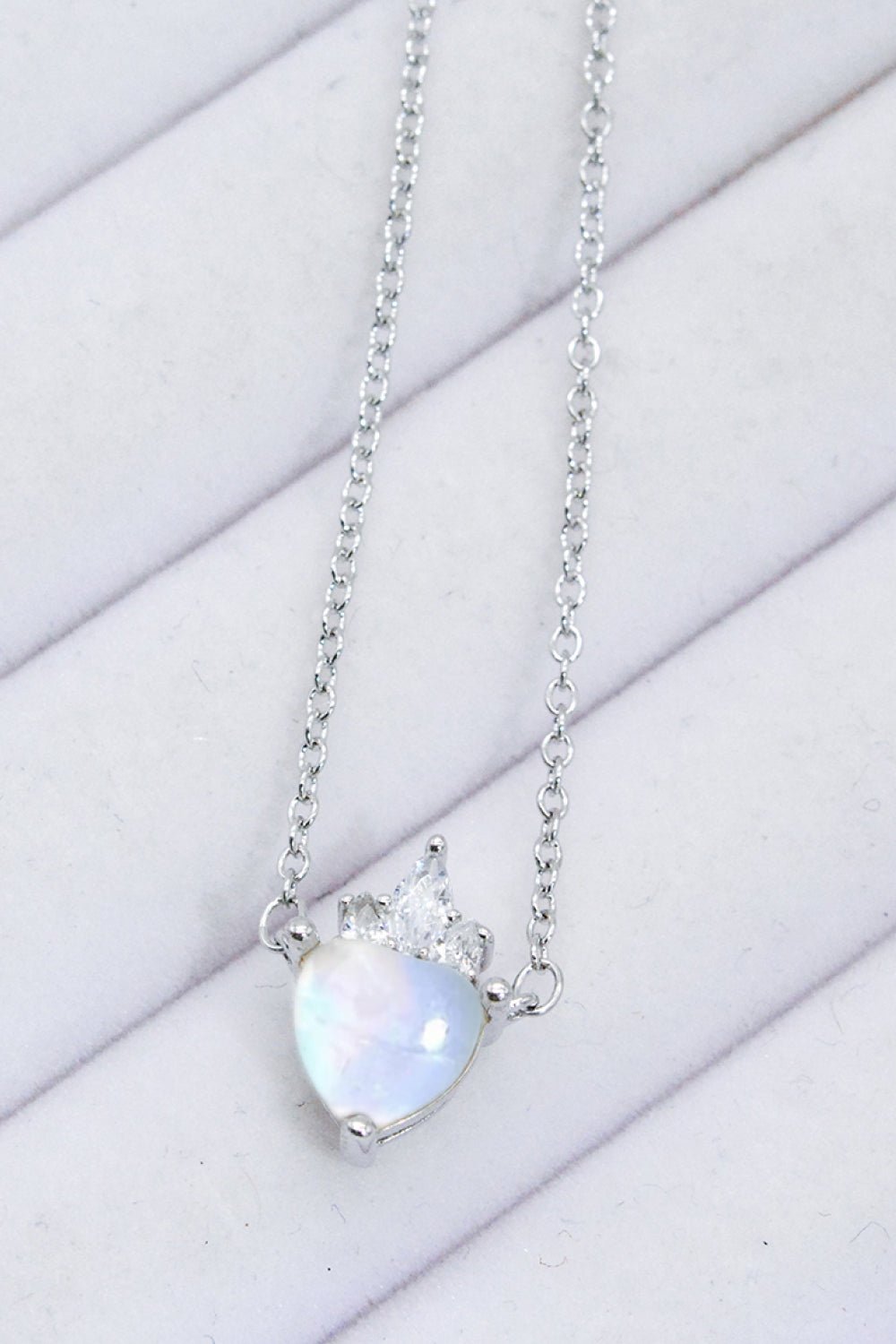 925 Sterling Silver Moonstone Heart Pendant Necklace - Admiresty