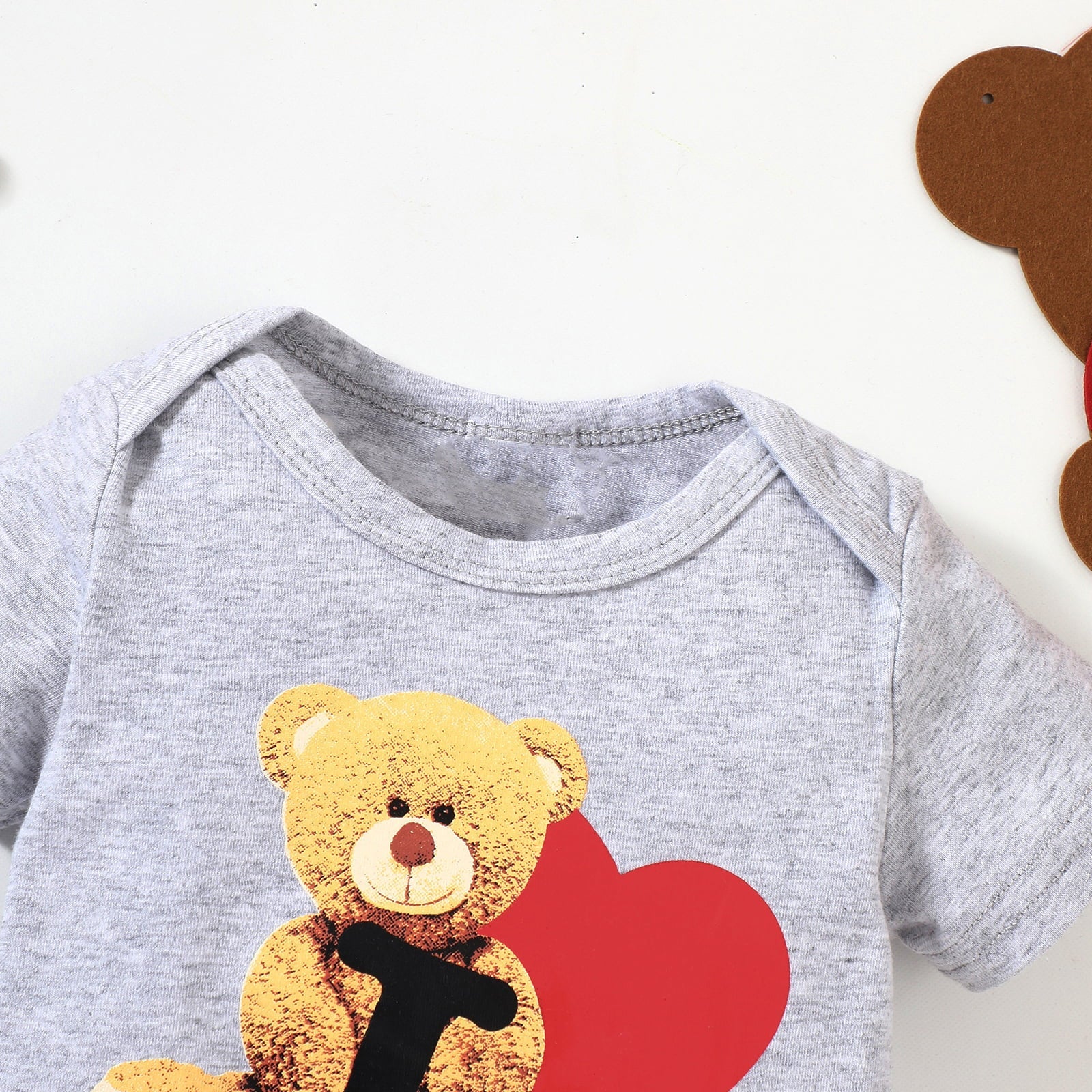 Baby Bear Graphic Short Sleeve Bodysuit - Admiresty