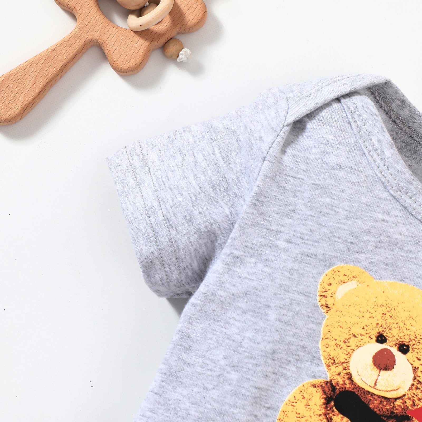 Baby Bear Graphic Short Sleeve Bodysuit - Admiresty