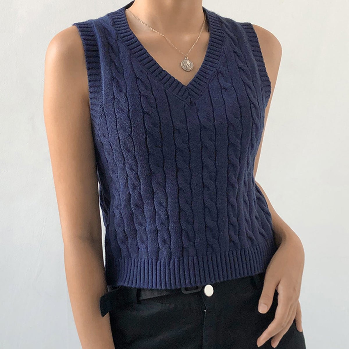 Cable - knit V - Neck Sweater Vest - Admiresty