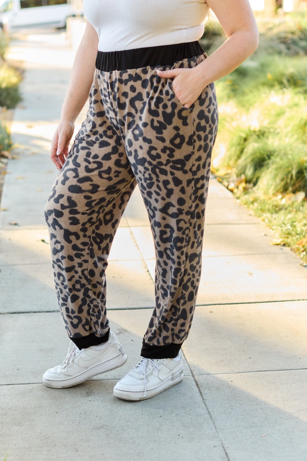 Celeste Design Full Size Leopard Contrast Sweatpants - Admiresty