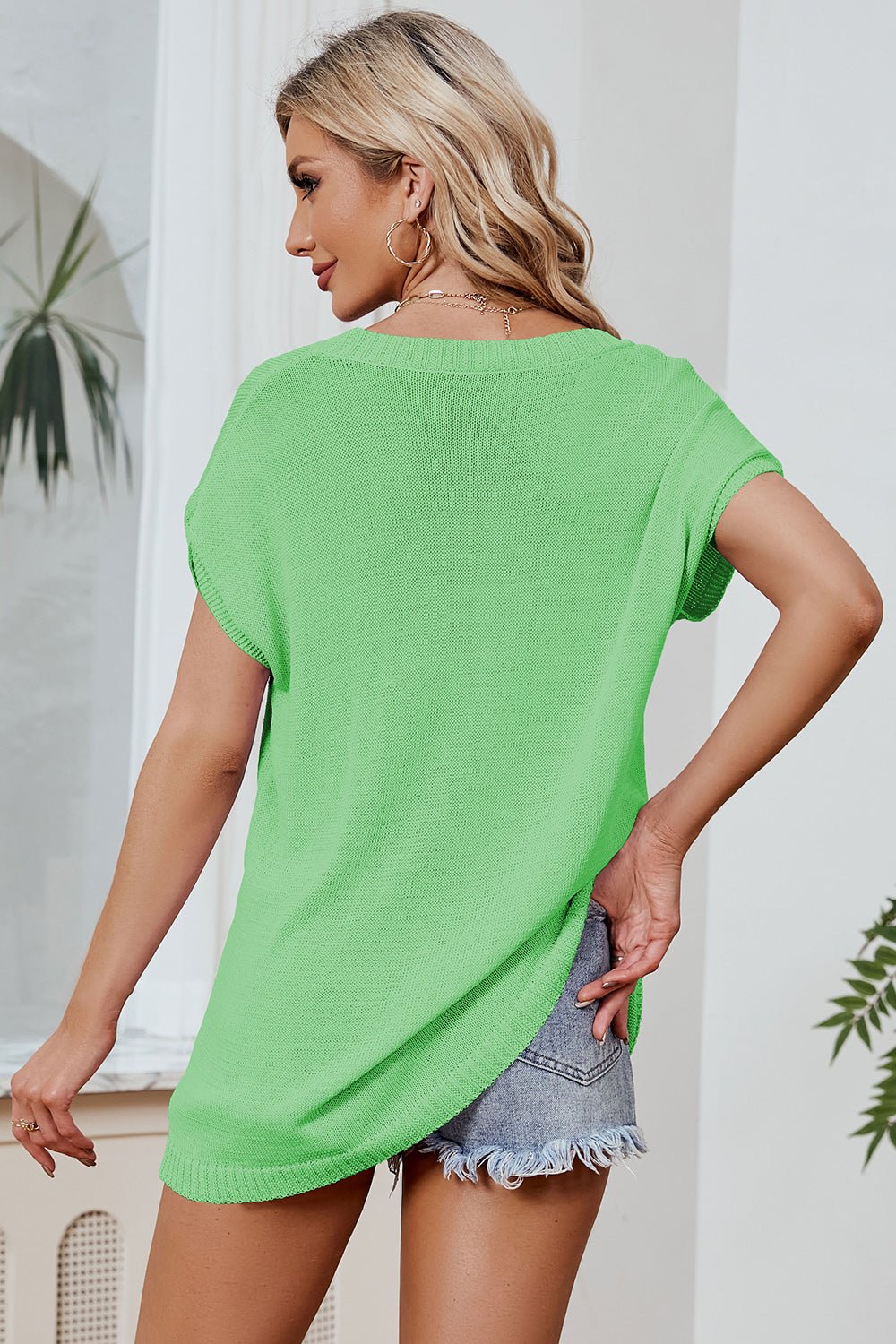 Color Block V - Neck Short Sleeve Knit Top - Admiresty