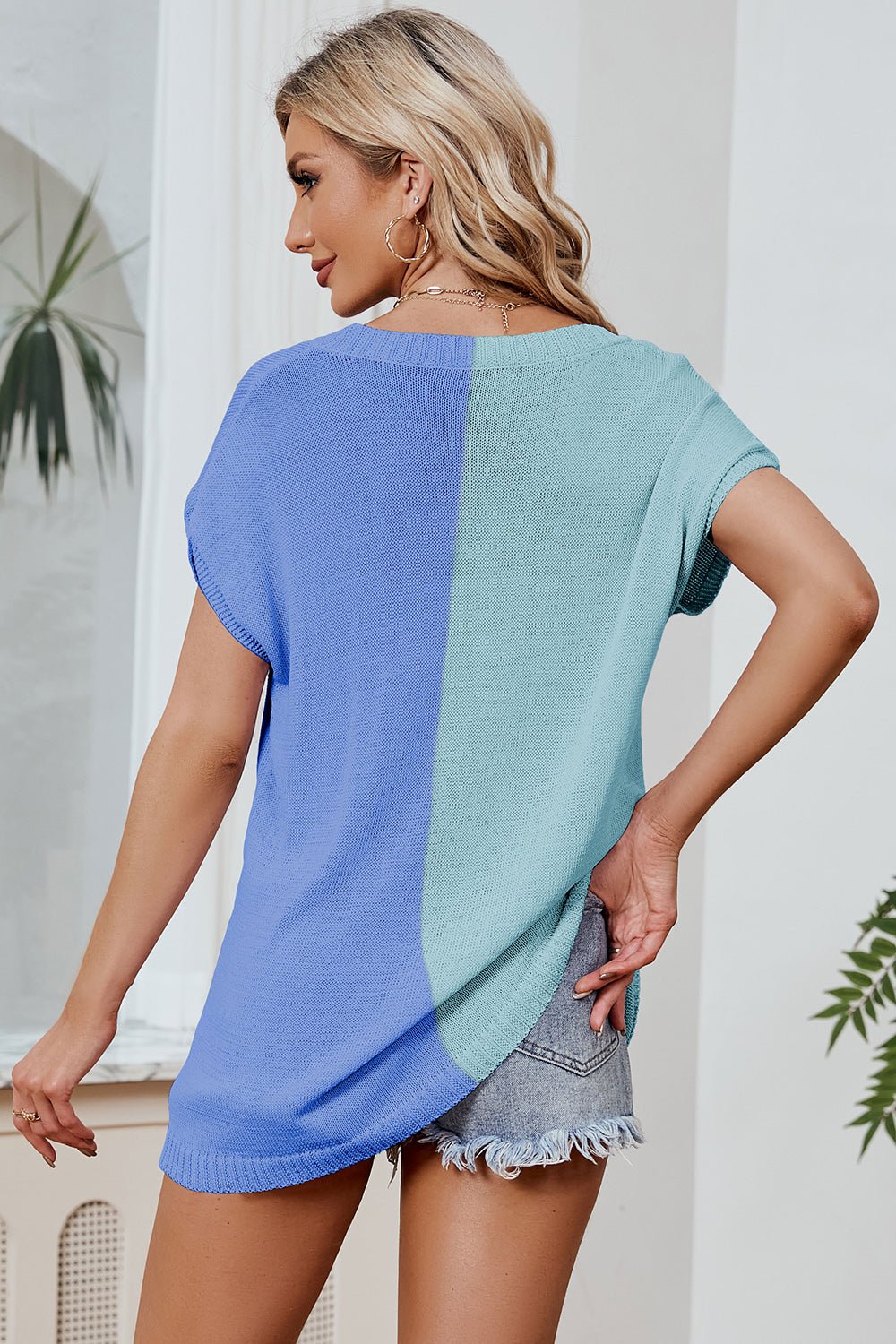 Color Block V - Neck Short Sleeve Knit Top - Admiresty