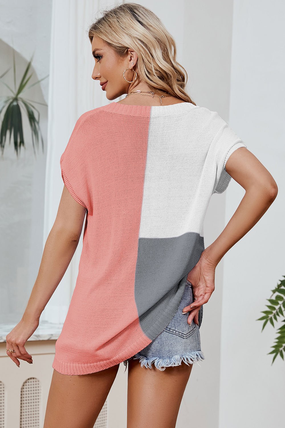 Color Block V - Neck Short Sleeve Knit Top - Admiresty