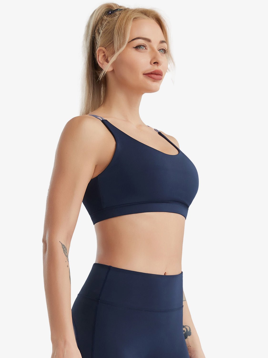 Crisscross Sports Bra - Admiresty