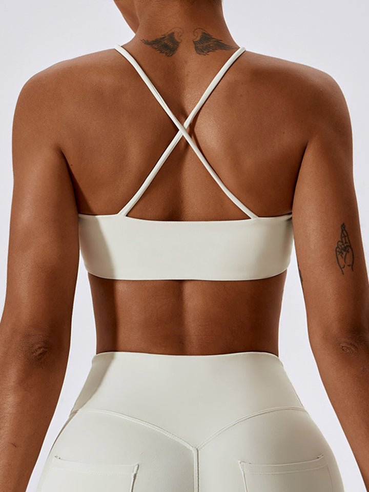 Cropped Halter Neck Sports Bra - Admiresty