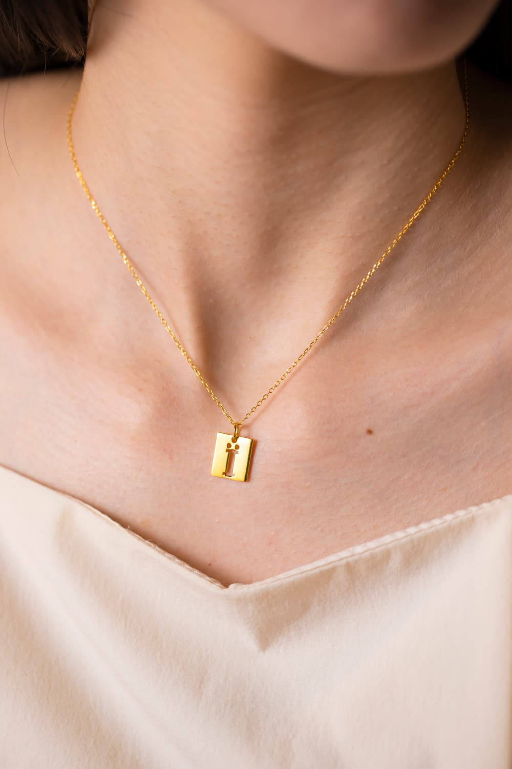 Cutout Rectangle Pendant Necklace - Admiresty