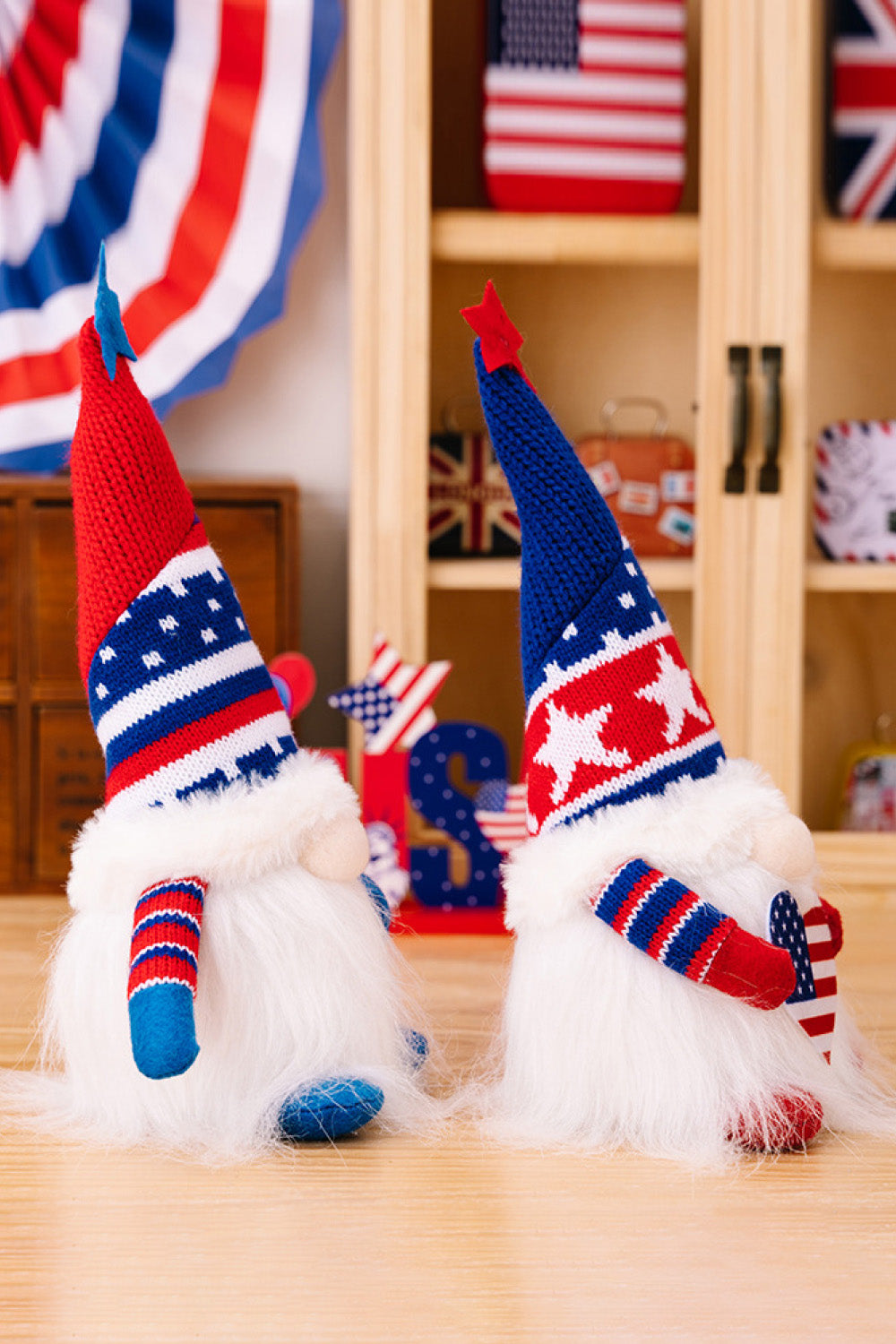 Gnomos de punto para decorar el Día de la Independencia, 2 piezas