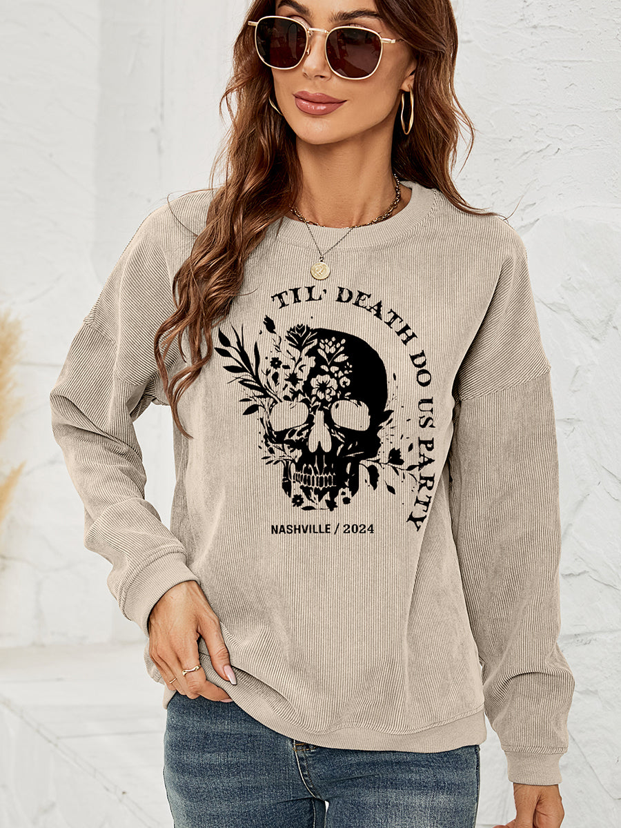 Sudadera con hombros caídos y estampado de calavera