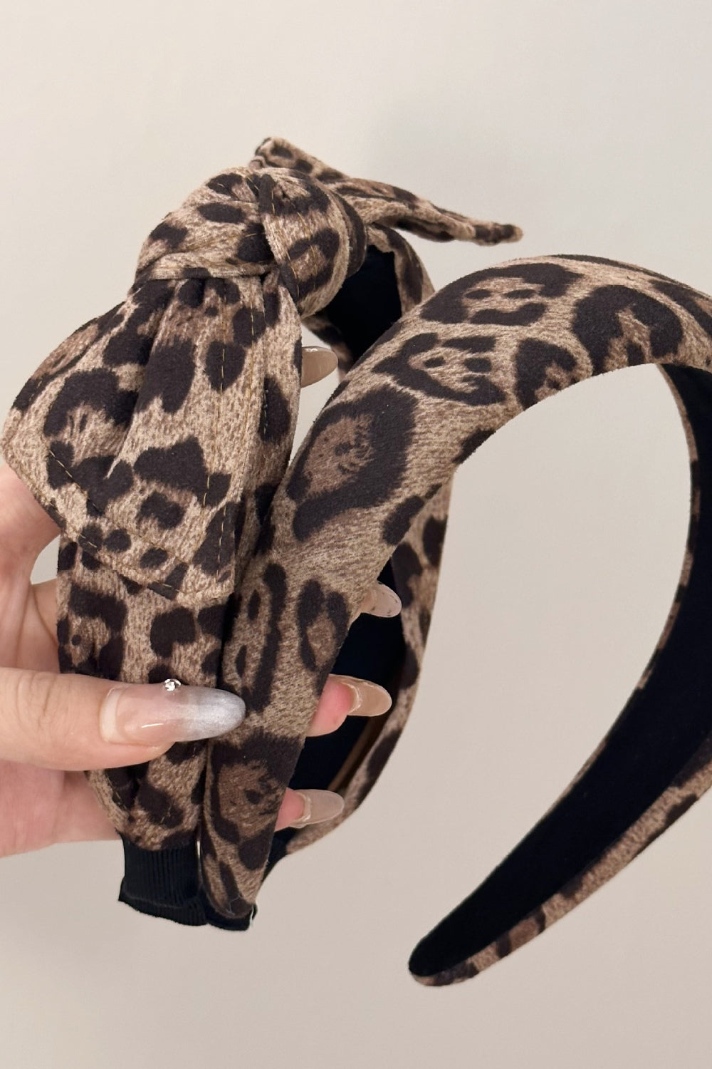 Diadema ancha de poliéster con estampado de leopardo