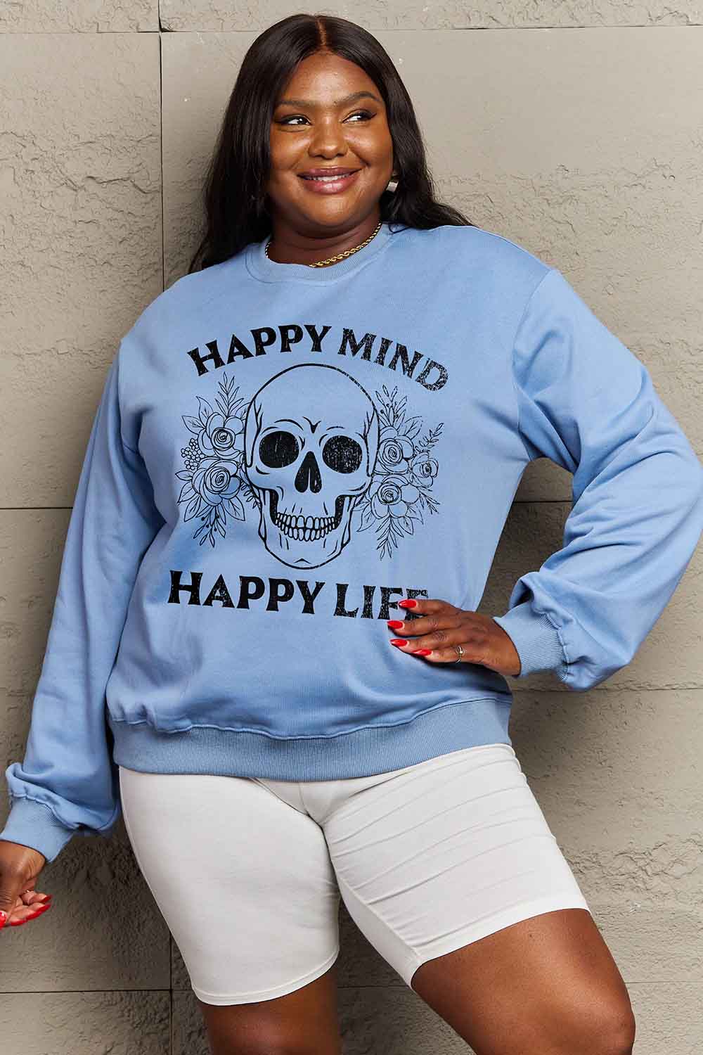 Sudadera con gráfico de calavera Simply Love de tamaño completo HAPPY MIND HAPPY LIFE