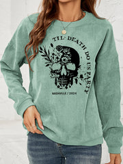 Sudadera con hombros caídos y estampado de calavera