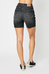Pantalones cortos de mezclilla con control de barriga y cintura alta de tamaño completo Judy Blue