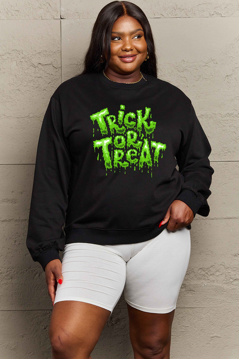 Sudadera con gráfico TRICK OR TREAT de tamaño completo Simply Love