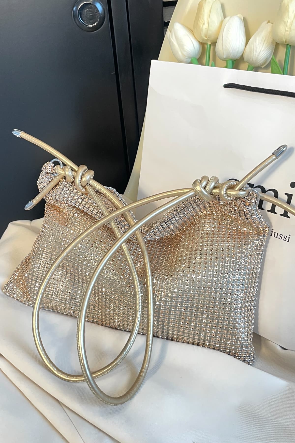 Bolso bandolera con correa anudada y diamantes de imitación