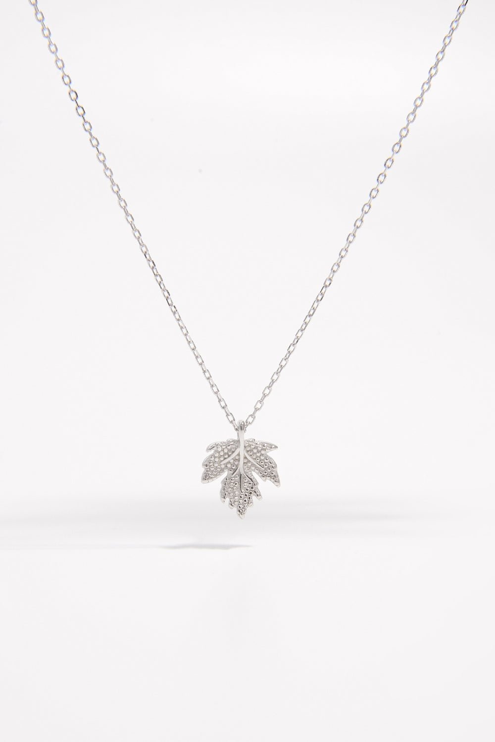 925 Sterling Silver Zircon Maple Leaf Necklace - Admiresty