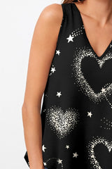 Camiseta sin mangas con cuello en V y estampado de corazones