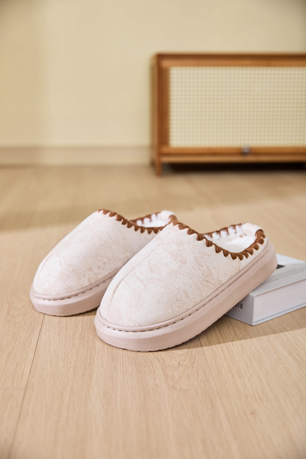 Thermal Round Toe Platform Slippers