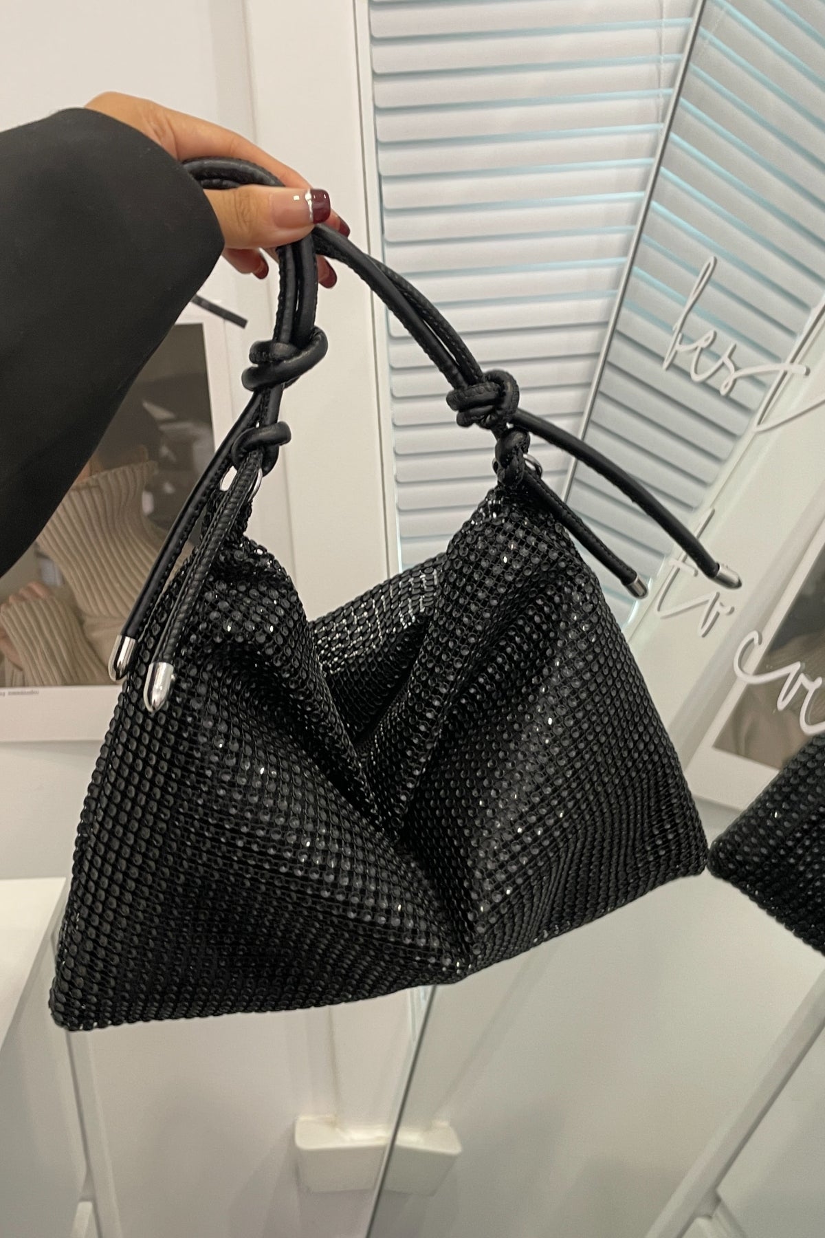 Bolso bandolera con correa anudada y diamantes de imitación