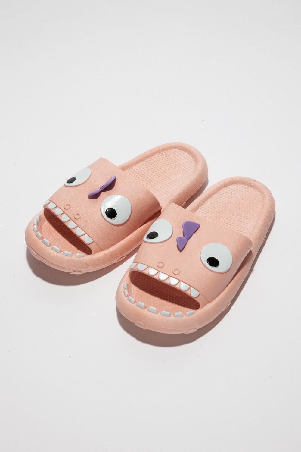 Pantuflas antideslizantes con diseño de nube y almohada de monstruo NOOK JOI