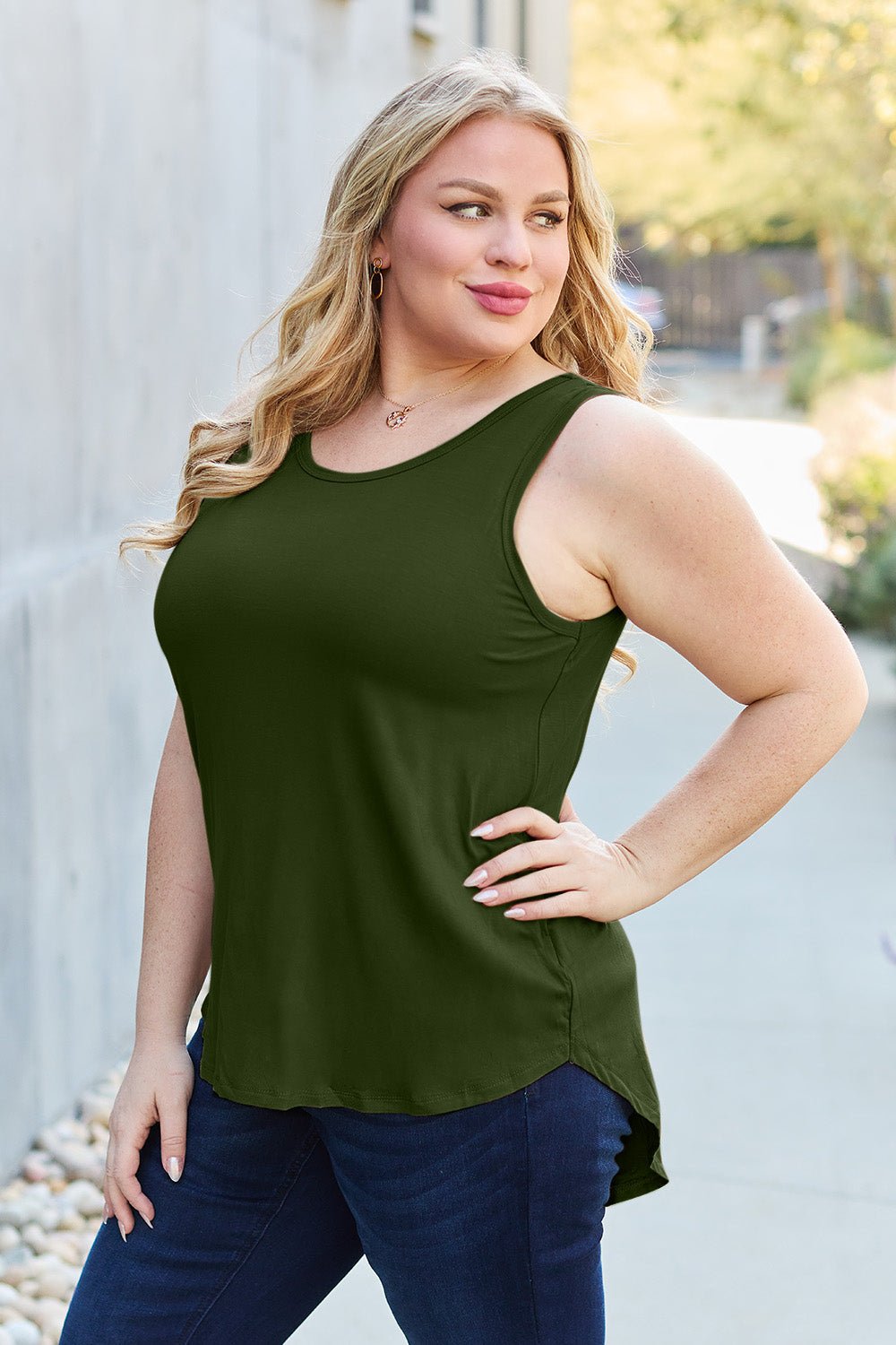 Basic Bae Full Size Round Neck Tank - Admiresty