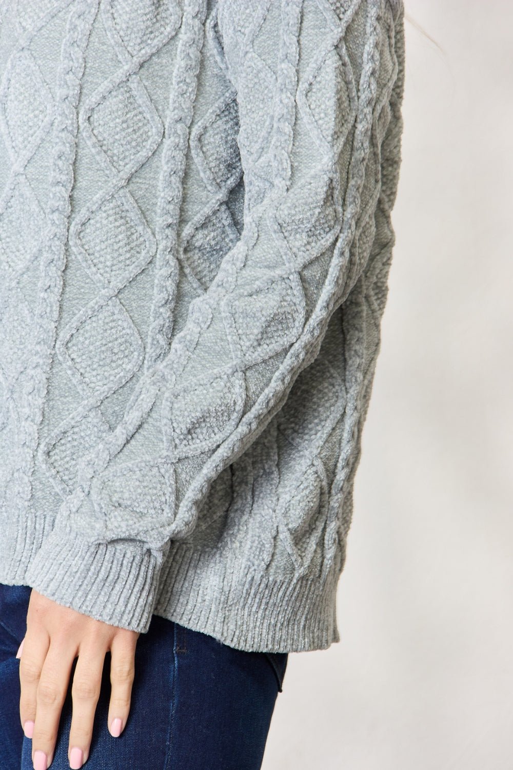 BiBi Cable Knit Round Neck Sweater - Admiresty
