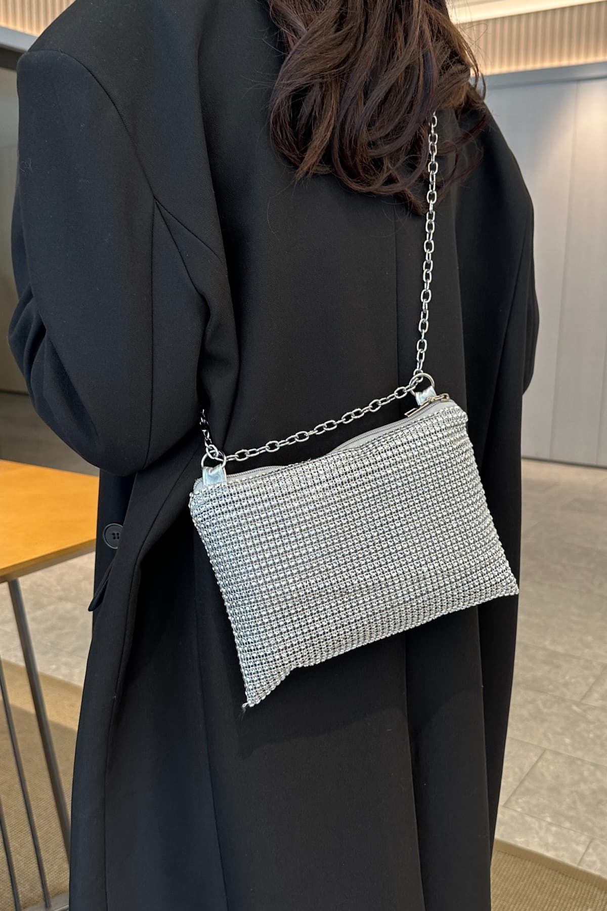 Bolso bandolera de poliéster con cadena y diamantes de imitación