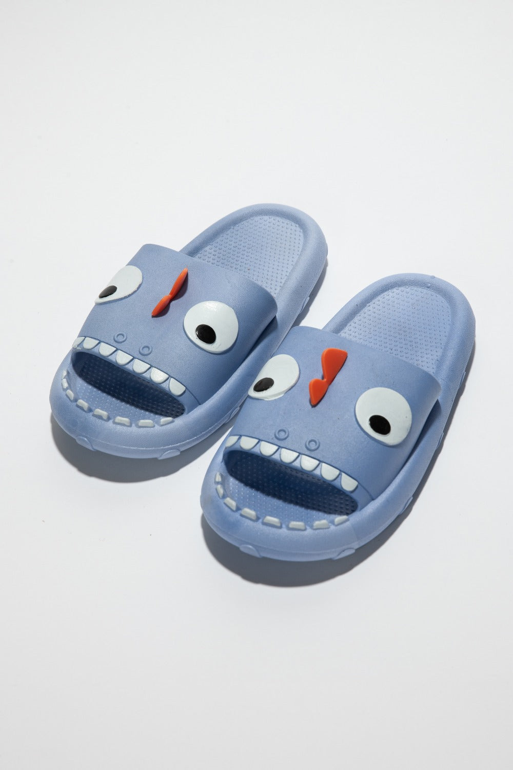 Pantuflas antideslizantes con diseño de nube y almohada de monstruo NOOK JOI