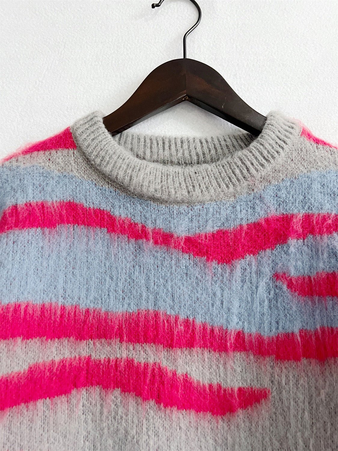 Color Block Round Neck Sweater - Admiresty