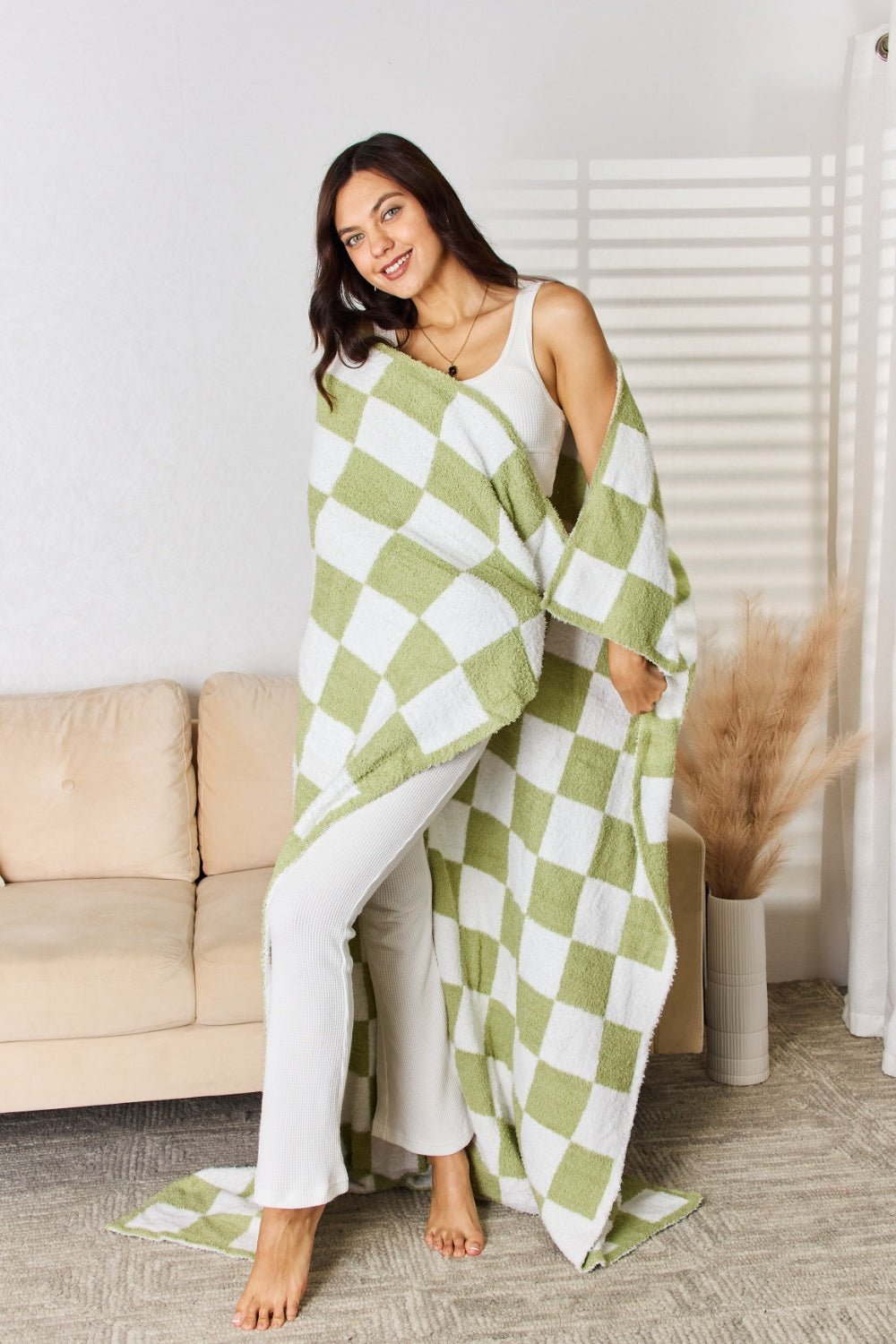 Cuddley Checkered Decorative Throw Blanket - Admiresty