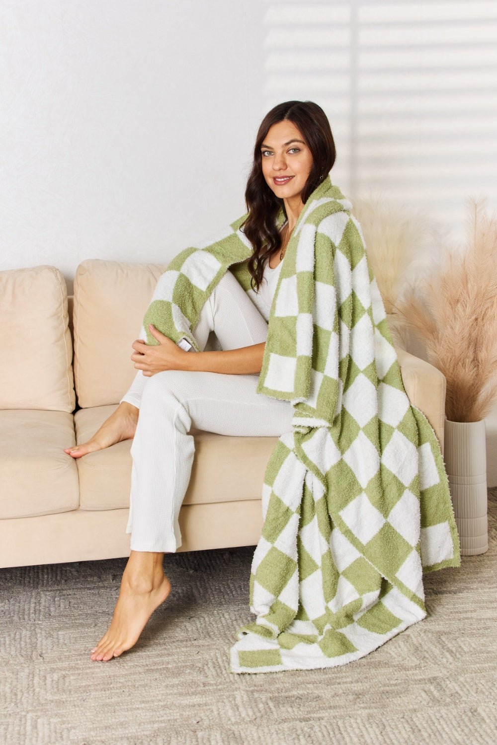 Cuddley Checkered Decorative Throw Blanket - Admiresty