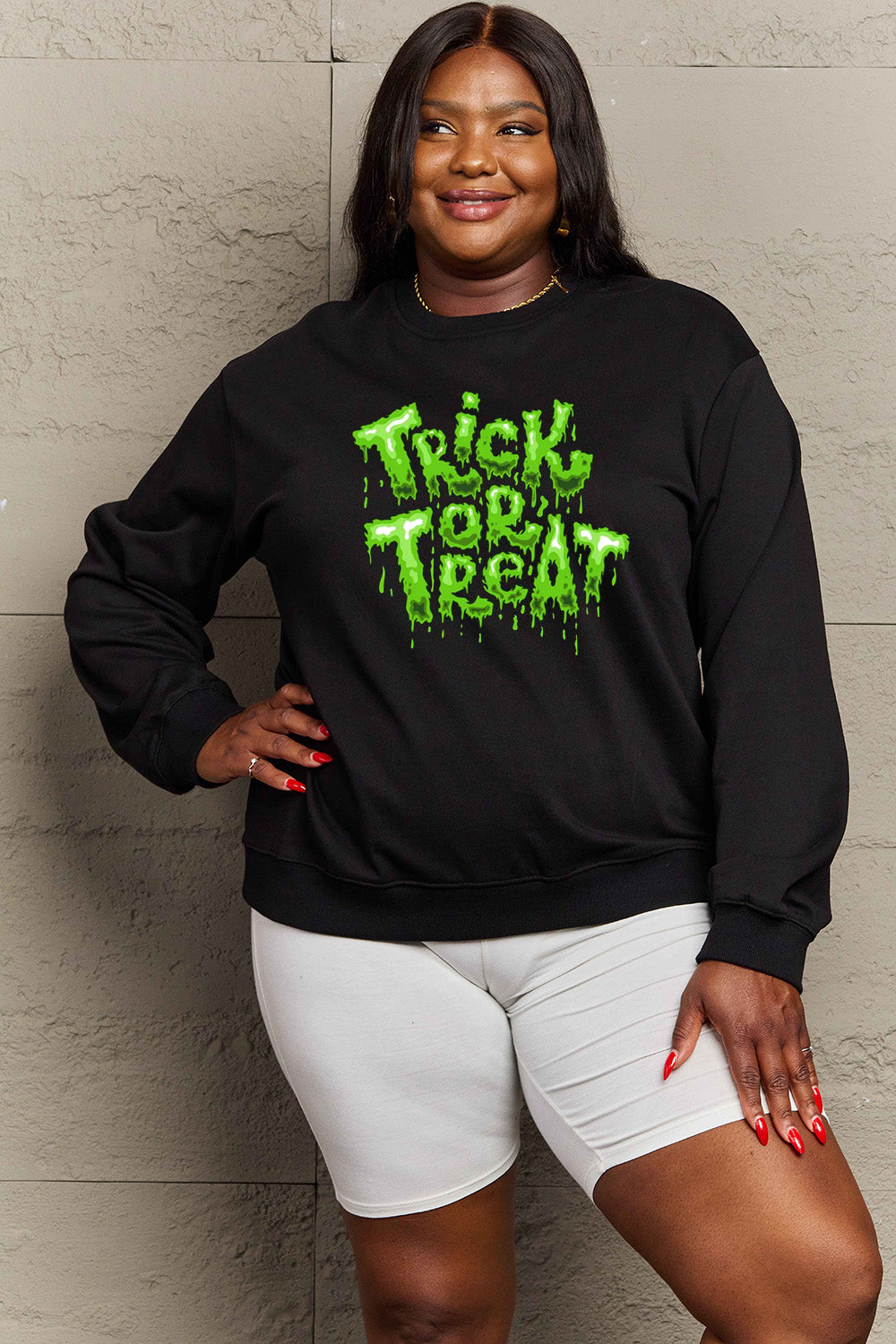 Sudadera con gráfico TRICK OR TREAT de tamaño completo Simply Love