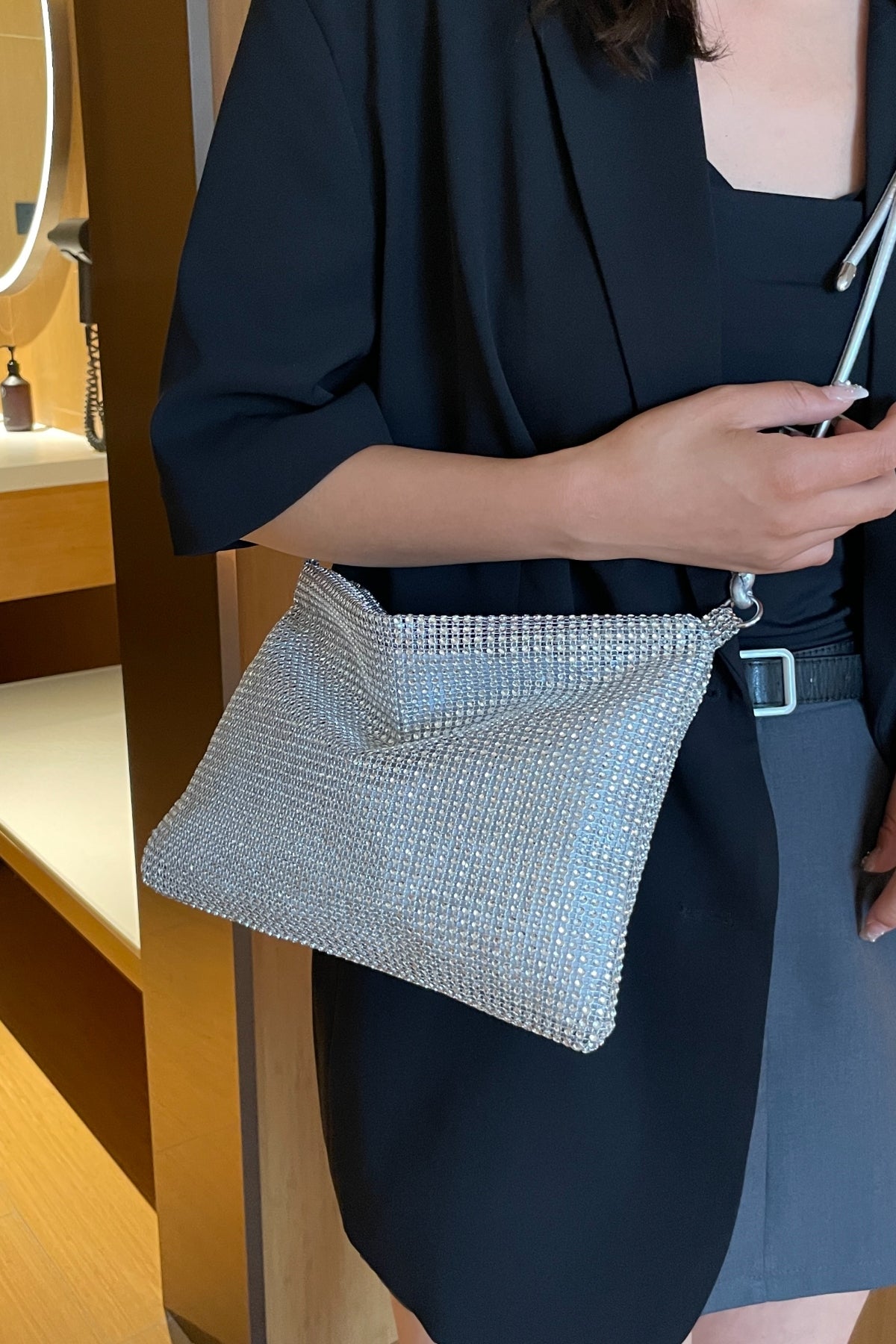 Bolso bandolera con correa anudada y diamantes de imitación